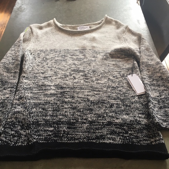Velvet sweater NWT - Picture 3 of 4